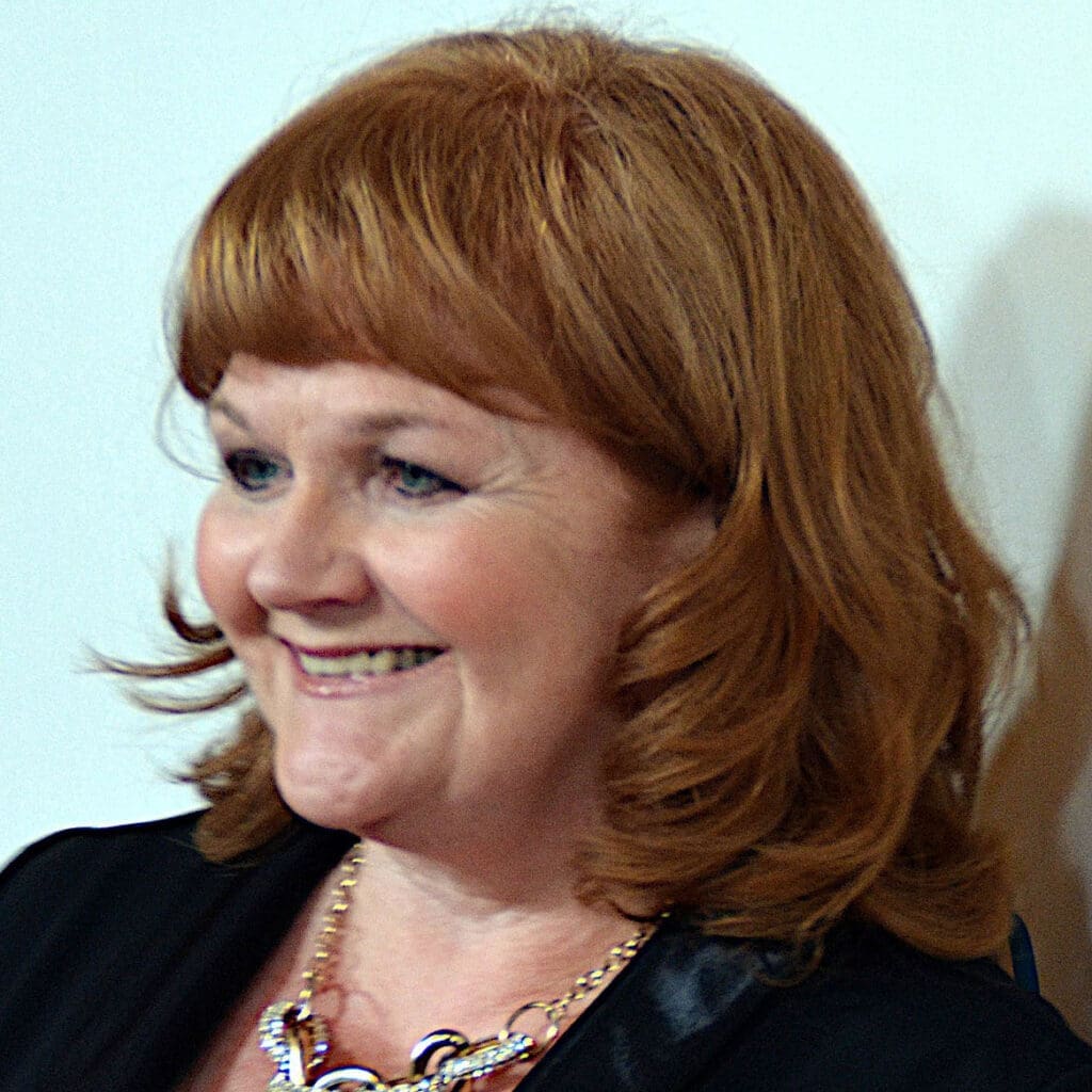 lesley nicol